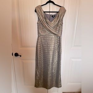 Tadashi Collection Gold Bronze Floor Length Gown Large formal holiday